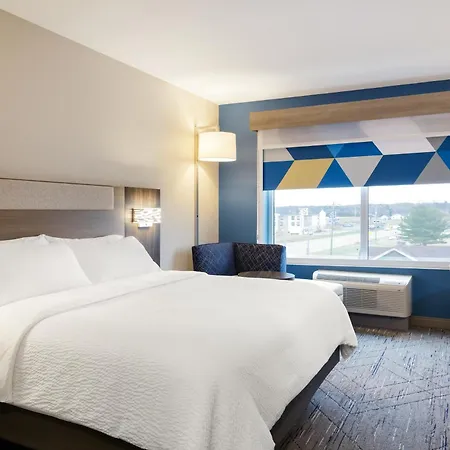 Holiday Inn Express Pratt By Ihg Exterior photo