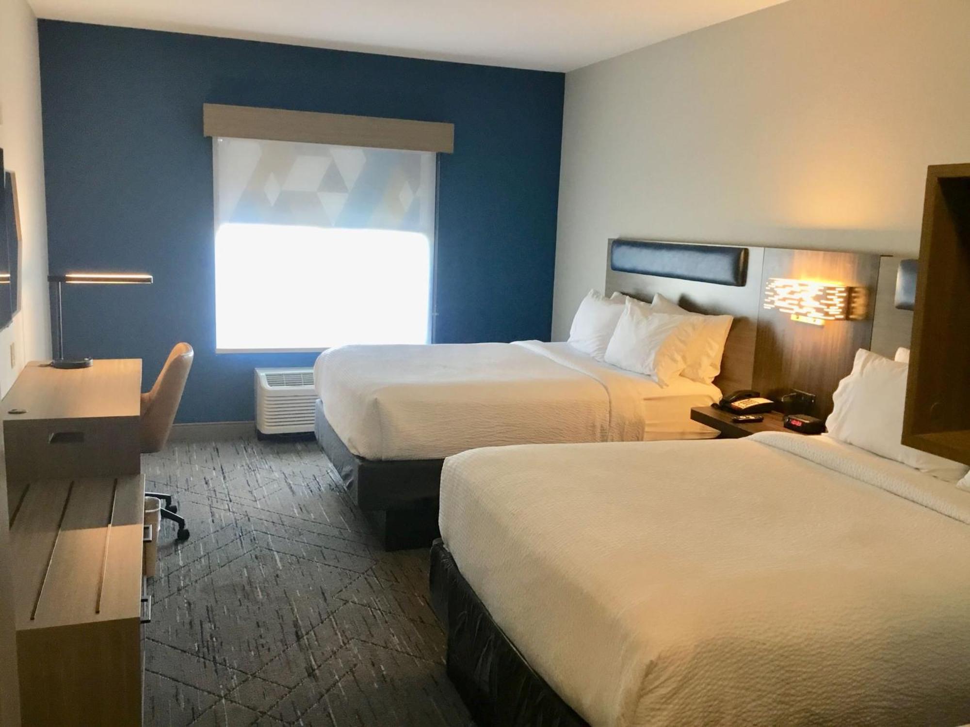 Express By Ihg Pratt