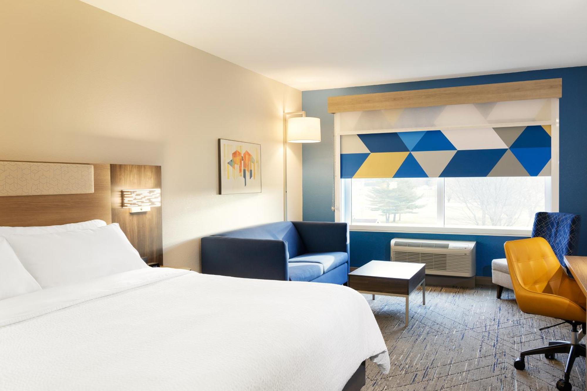 Express By Ihg Hotel Pratt